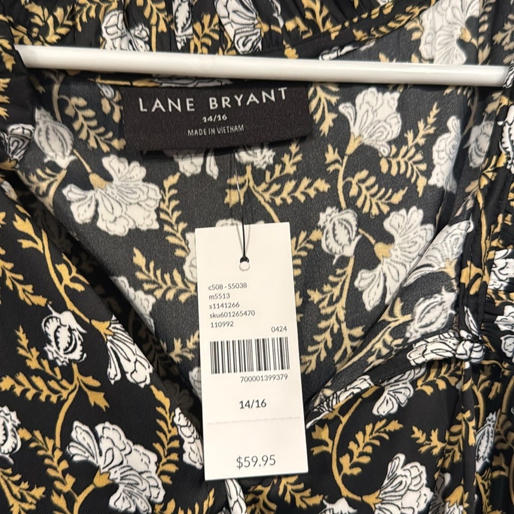 3 Lane Bryant floral Patterned Blouses.
New with tags. - Picture 6 of 7